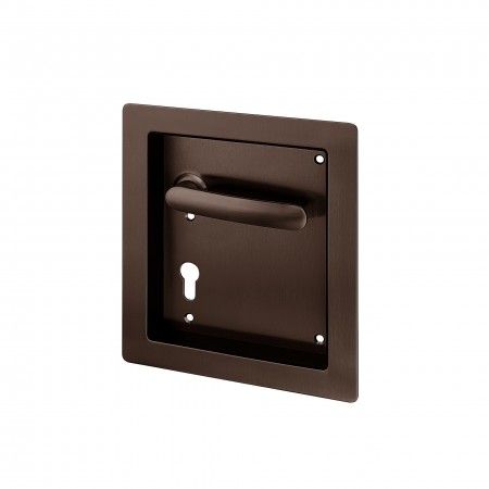 Flush plate with lever handle